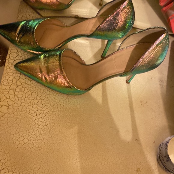 COPY - Extraordinary shoes with a sensational color of green,copper and bronze. - Picture 3 of 6